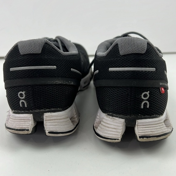 On Cloud Women's lightweight Lace Up Running Shoe size 9 - Picture 6 of 10